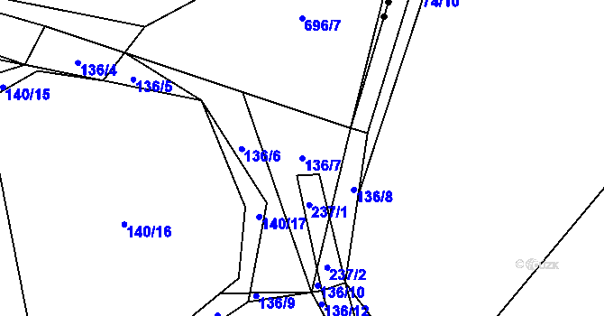 Parcela st. 136/7 v KÚ Bzí, Katastrální mapa