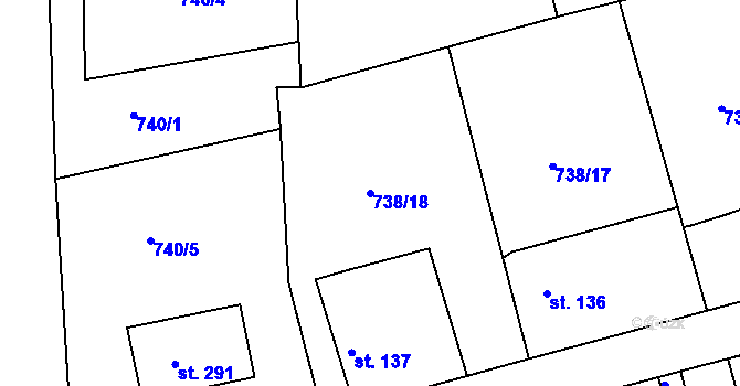 Parcela st. 738/18 v KÚ Hluboš, Katastrální mapa