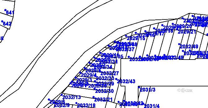 Parcela st. 2032/35 v KÚ Hluk, Katastrální mapa