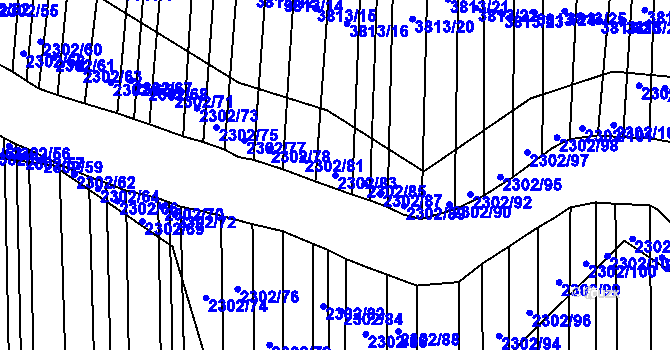 Parcela st. 2302/83 v KÚ Hluk, Katastrální mapa