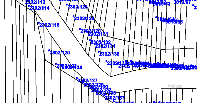 Parcela st. 2302/136 v KÚ Hluk, Katastrální mapa