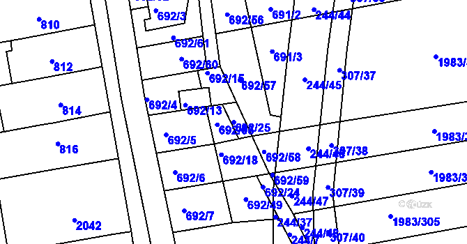 Parcela st. 692/25 v KÚ Hrušovany u Brna, Katastrální mapa