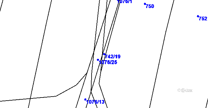 Parcela st. 742/19 v KÚ Záhostice, Katastrální mapa