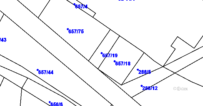 Parcela st. 657/19 v KÚ Komárov u Holic, Katastrální mapa