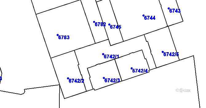 Parcela st. 6742/1 v KÚ Plzeň, Katastrální mapa