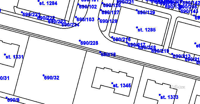 Parcela st. 690/18 v KÚ Velký Osek, Katastrální mapa