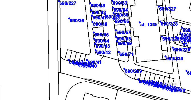 Parcela st. 690/42 v KÚ Velký Osek, Katastrální mapa